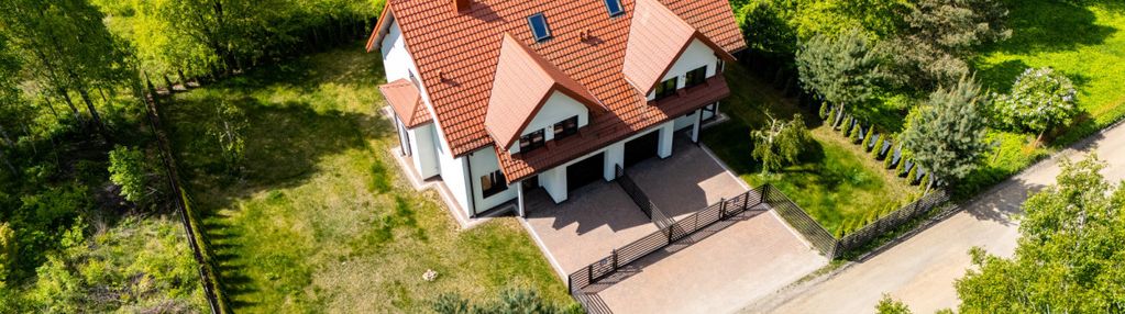 Nowy dom na terenie parku krajobrazowego
