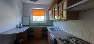 Duże, wygodne 2 pokojowe + miejsce parkingowe.