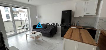 2 pokoje + miejsce w hali