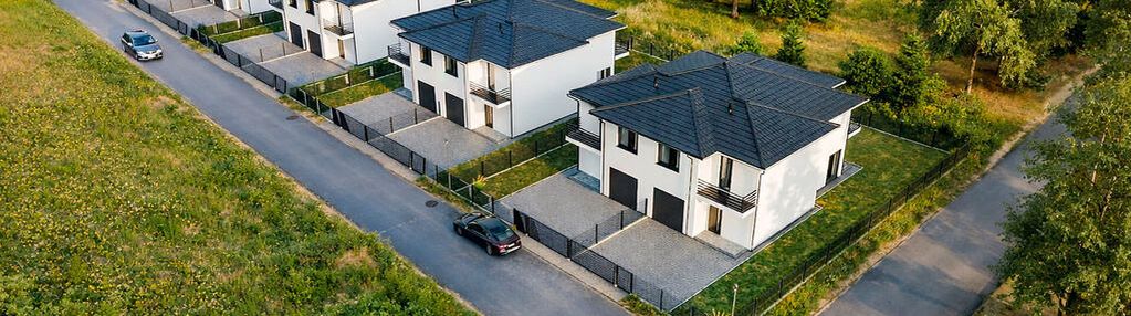 Nowoczesny dom z garażem w nowych iganiach | 162,6