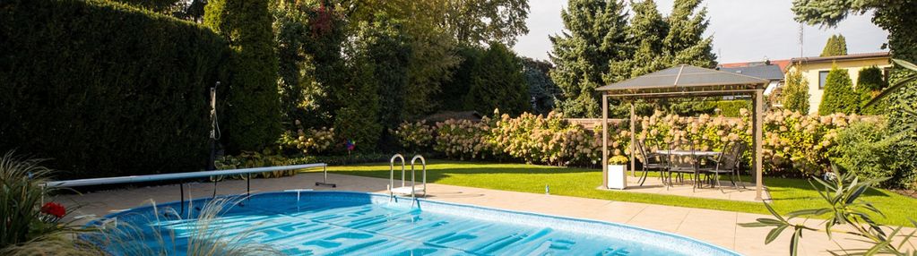 Willa z basenem /technologia/niskie koszty