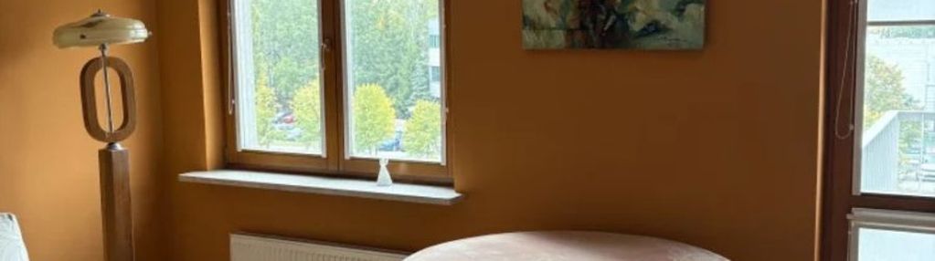 | doskonała lokalizacja | duży balkon | winda |