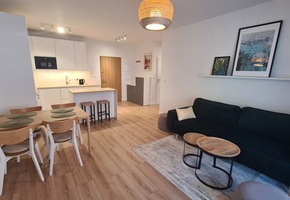 3 pokoje, miejsce postojowe, winda