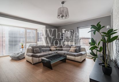 Przestronny apartament z wykuszem | chmielna park