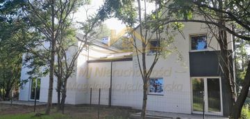 Nowe dom w otoczeniu zieleni –grodzisk mazowiecki