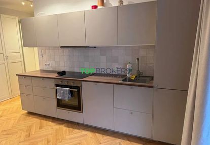 Salon z aneksem i dwie sypialnie