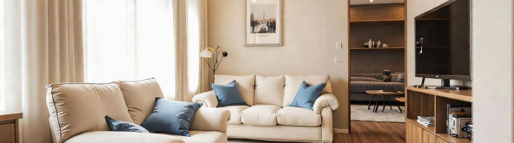 Kameralne 2 pokoje w kamienicy w ścisłym centrum.