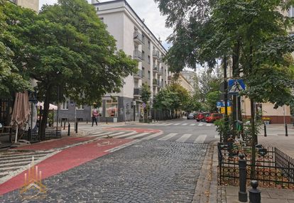 Kawalerka na 1 piętrze, kamienica, ścisłe centrum
