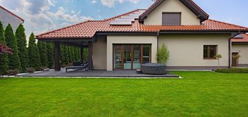 Luksusowy dom energooszczędny blisko miasta