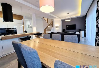 Nowoczesny dom dla rodziny, garaż, wiata, stradom