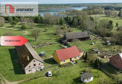 Siedlisko w sąsiedztwie jeziora i lasu