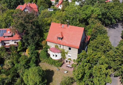 Przedwojenna willa"pod dwiema kulami" dla konesera