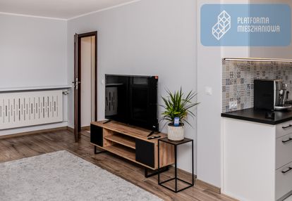 Nowoczesne 40 m² z widokiem na centrum | 3 szafy
