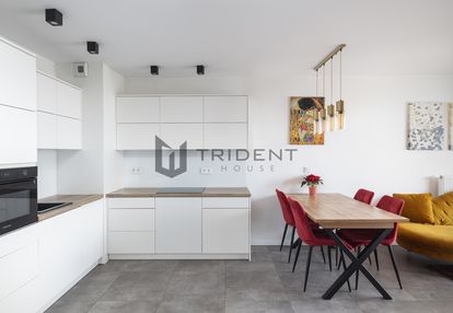 Nowoczesne mieszkanie z dużym balkonem obok metra!