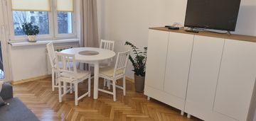 2 pokoje, parking, ogrodzony blok !!!