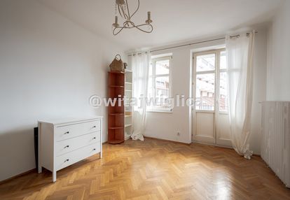 Wygodne w wybornej lokalizacji. obok sky tower