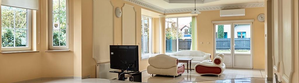 Przestronny i jasny z dużą działką