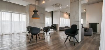 Loftowy penthouse widokowy na zabłociu