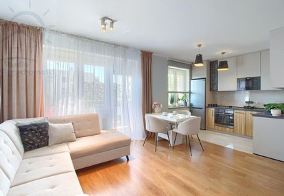 2 pokoje, duży balkon, m. post., komórka lok.