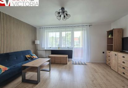 Wyposażona kawalerka z balkonem.