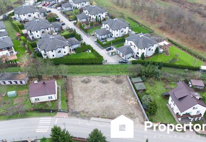 Atrakcyjna działka przy głównej ulicy