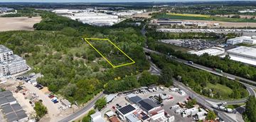 Teren usługowy w sąsiedztwie strefy ekonomicznej