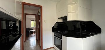 2 piętro z balkonem, dwustronne- dobra lokalizacja