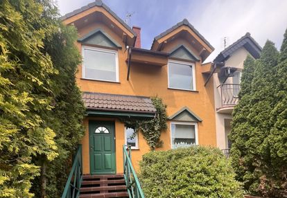 Dom strzeszyn w zabudowie szeregowej