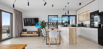 Nowoczesny dom z widokiem na okolicę