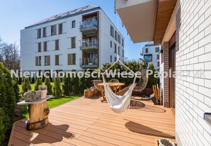 Nowoczesne mieszkanie z dużym ogrodem i parkingiem