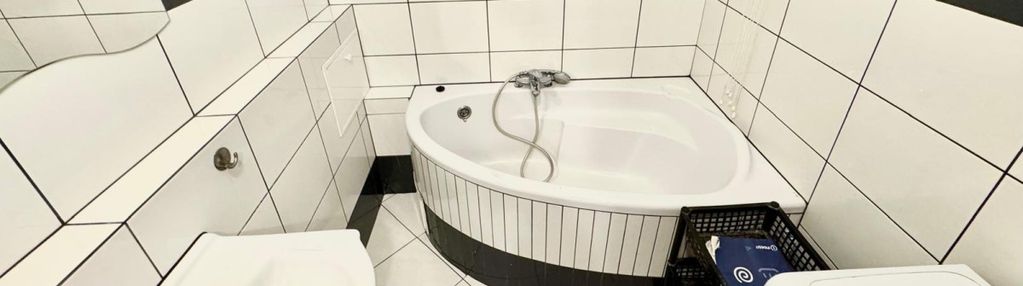 Kawalerka w bloku z balkonem kopernik