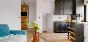 Mieszkanie z klimatyzacją i balkonem, 2 pokoje