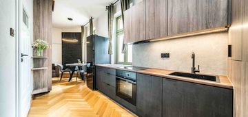 Dwupoziomowe loftowe mieszkanie kamienica jeżyce