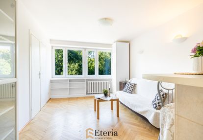 Smolna-śródmieście-2 pokoje-kultowy młotek- 35 m²