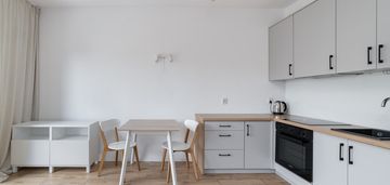 Komfortowa kawalerka w centrum łodzi – winda