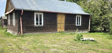 Piękne siedlisko z dwoma drewnianymi domami