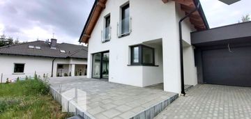 Dom jednorodzinny w lniskach