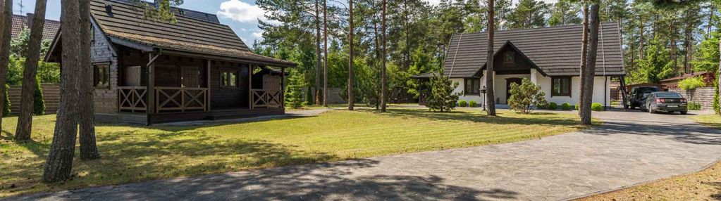 Dwa domy na działce 1823 m² – gotowa inwestycja