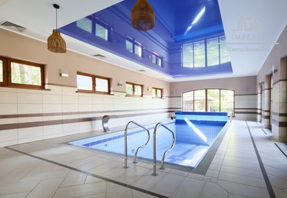 Rezydencja z prywatnym basenem i ogrodem | koźmin