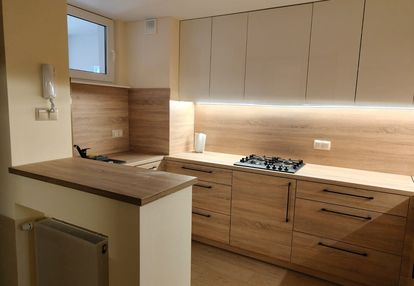 Tychy, oś h 2 pok. z balkonem, po rem nieużywane.