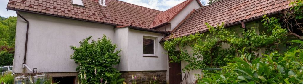 Klimatyczny dom w bajkowej scenerii