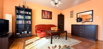 2 pokoje z garażem i balkonem przy metrze