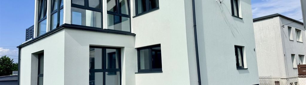 Dom z garażem po kapitalnym remoncie|ogród zimowy