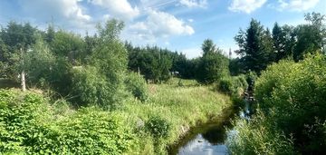 Grunt o powierzchni 1000 m2 w starej kamienicy