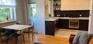 | bezpośrednio przy stacji metra ursynów | balkon