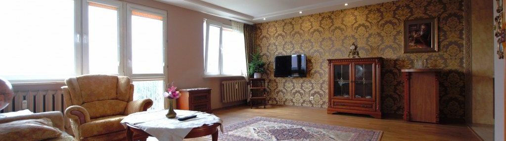 2 pokoje, duży salon, brak gazu, balkon, parking