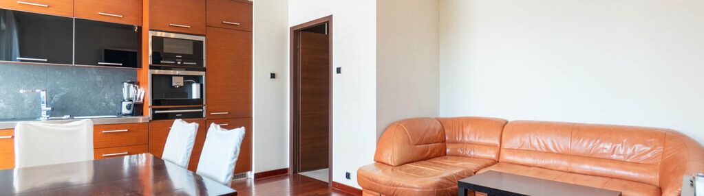 Wola justowska, 2-pok. 55m2, balkon.