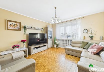 Dom 3 kondygnacje, 3 kuchnie, 3 łazienki, garaż