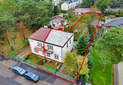 Połowa bliźniaka – 6 pokoi, 2 kuchnie, 2 łazienki