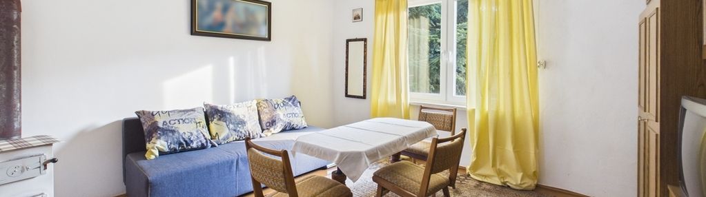 Dom wolnostojący narama – duża działka